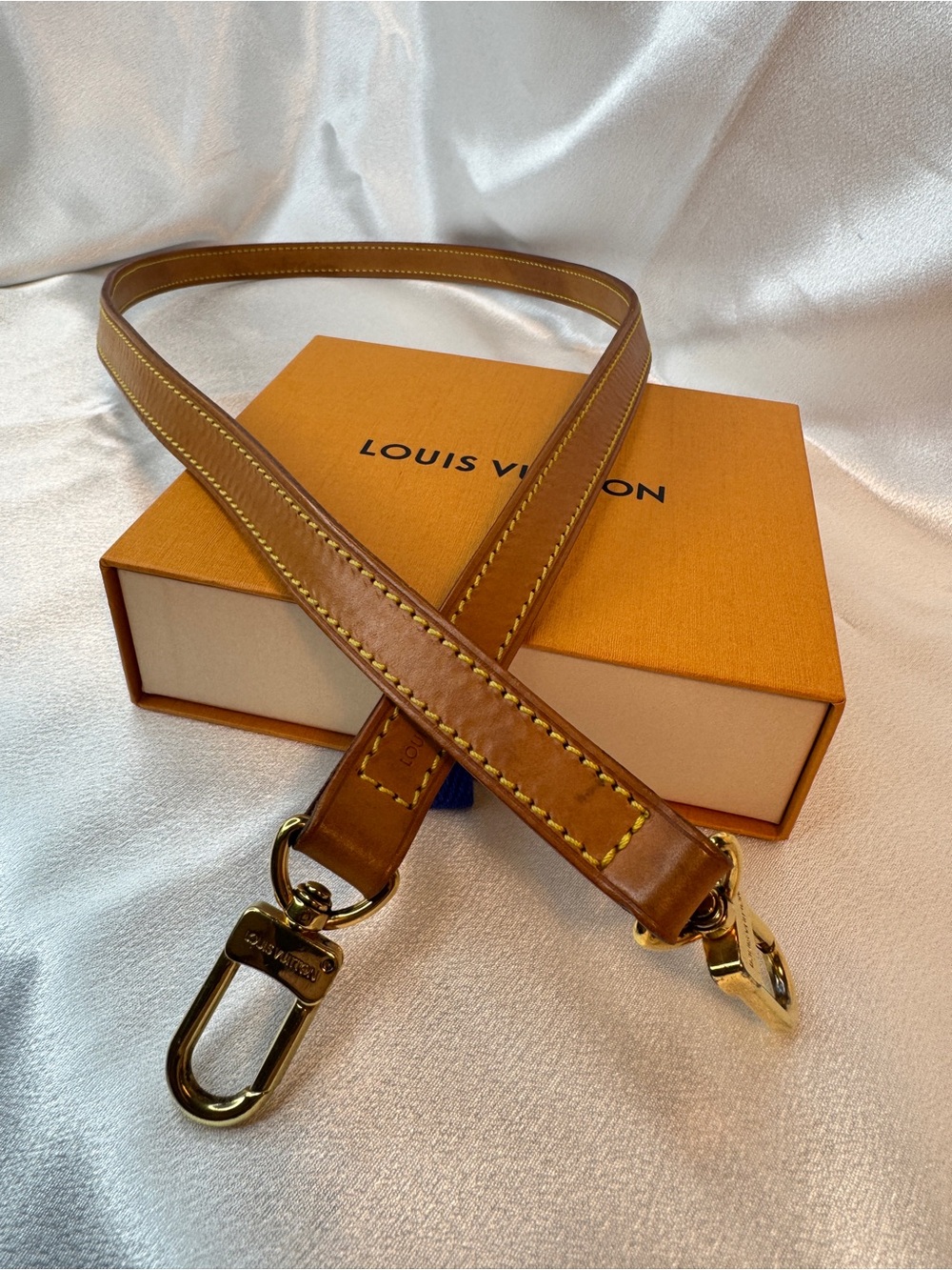 Louis Vuitton Vashetta Leather Shoulder/Crossbody Strap with Gold-Tone Hardware